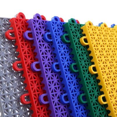 武漢山東通佳懸浮地板設備與實木地板 創(chuàng)新技術與傳統(tǒng)工藝的完美融合